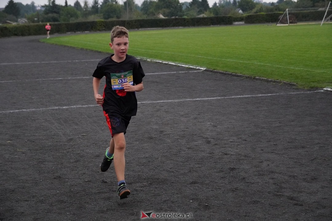 Półmaraton Kurpiowskie 2025: Mini Maraton dla Dzieci i Młodzieży [14.09.2025] - zdjęcie #80 - eOstroleka.pl