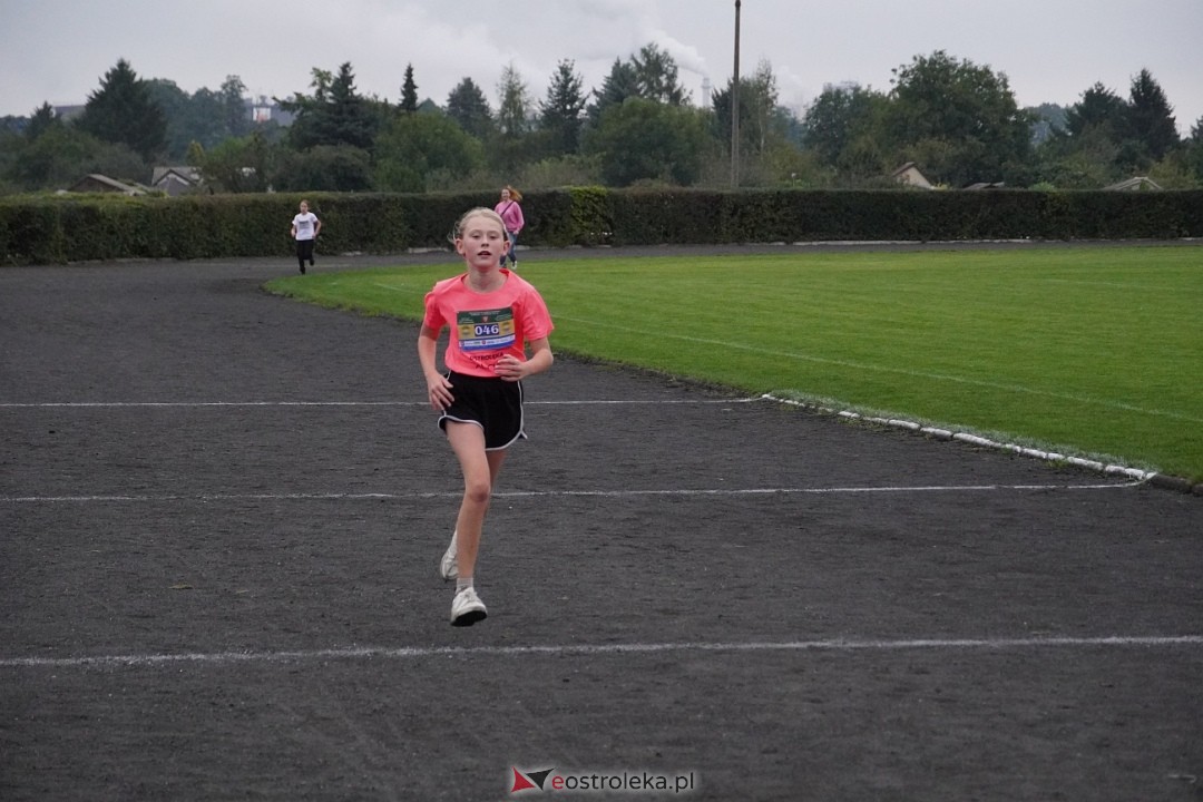 Półmaraton Kurpiowskie 2025: Mini Maraton dla Dzieci i Młodzieży [14.09.2025] - zdjęcie #78 - eOstroleka.pl