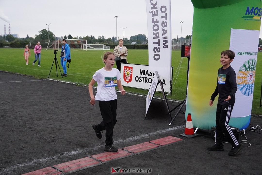 Półmaraton Kurpiowskie 2025: Mini Maraton dla Dzieci i Młodzieży [14.09.2025] - zdjęcie #137 - eOstroleka.pl