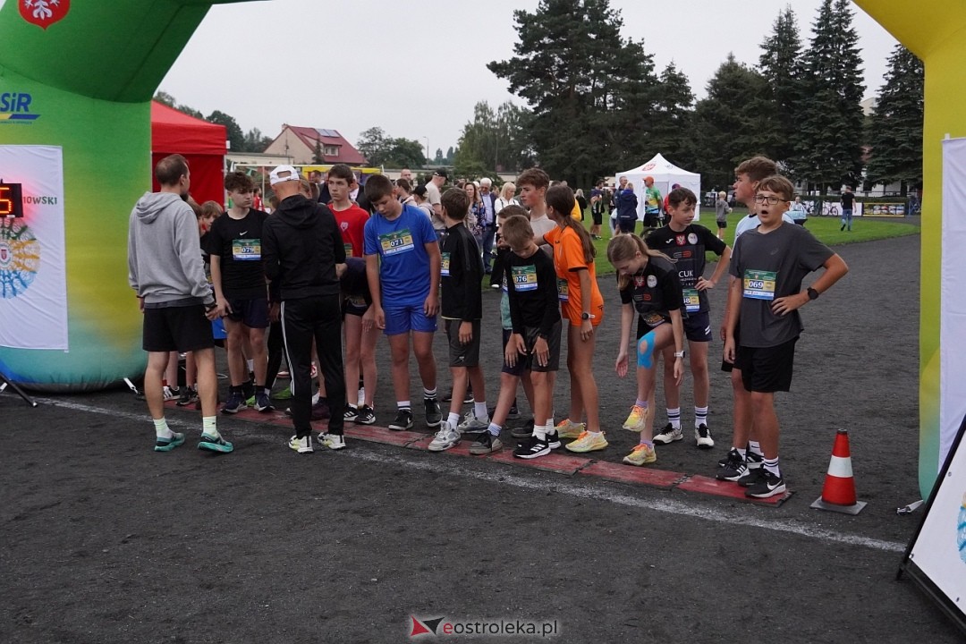 Półmaraton Kurpiowskie 2025: Mini Maraton dla Dzieci i Młodzieży [14.09.2025] - zdjęcie #135 - eOstroleka.pl