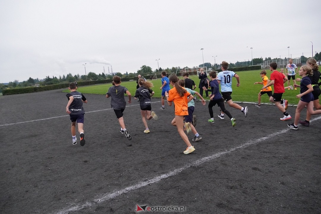 Półmaraton Kurpiowskie 2025: Mini Maraton dla Dzieci i Młodzieży [14.09.2025] - zdjęcie #103 - eOstroleka.pl