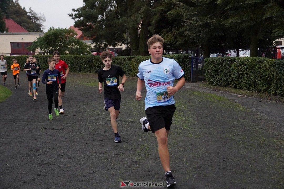 Półmaraton Kurpiowskie 2025: Mini Maraton dla Dzieci i Młodzieży [14.09.2025] - zdjęcie #91 - eOstroleka.pl