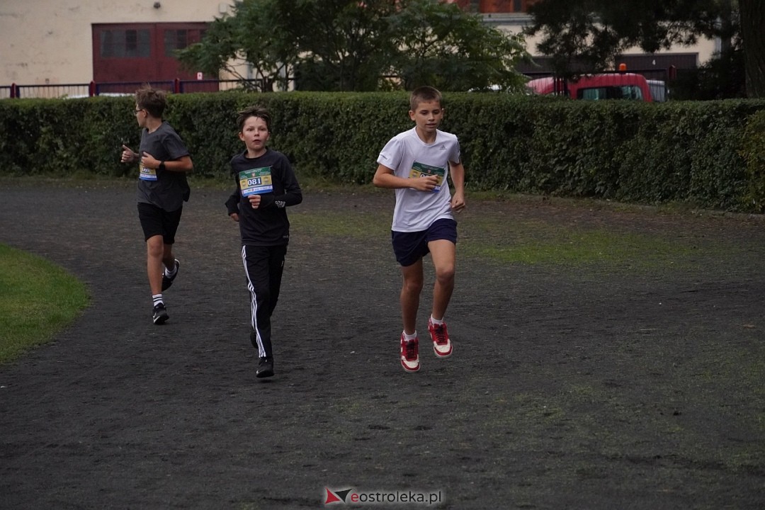 Półmaraton Kurpiowskie 2025: Mini Maraton dla Dzieci i Młodzieży [14.09.2025] - zdjęcie #75 - eOstroleka.pl