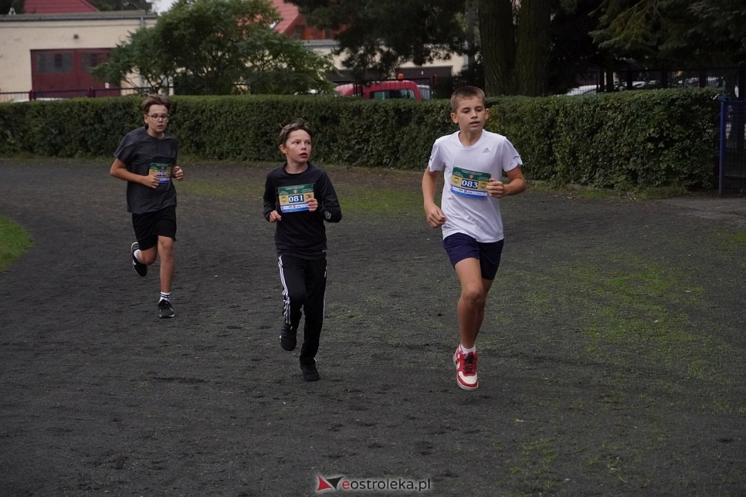 Półmaraton Kurpiowskie 2025: Mini Maraton dla Dzieci i Młodzieży [14.09.2025] - zdjęcie #74 - eOstroleka.pl