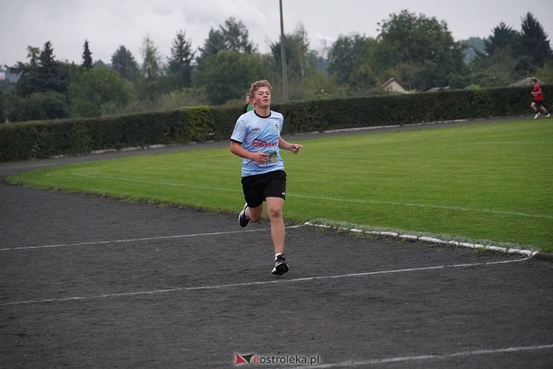 Półmaraton Kurpiowskie 2025: Mini Maraton dla Dzieci i Młodzieży [14.09.2025] - zdjęcie #67 - eOstroleka.pl
