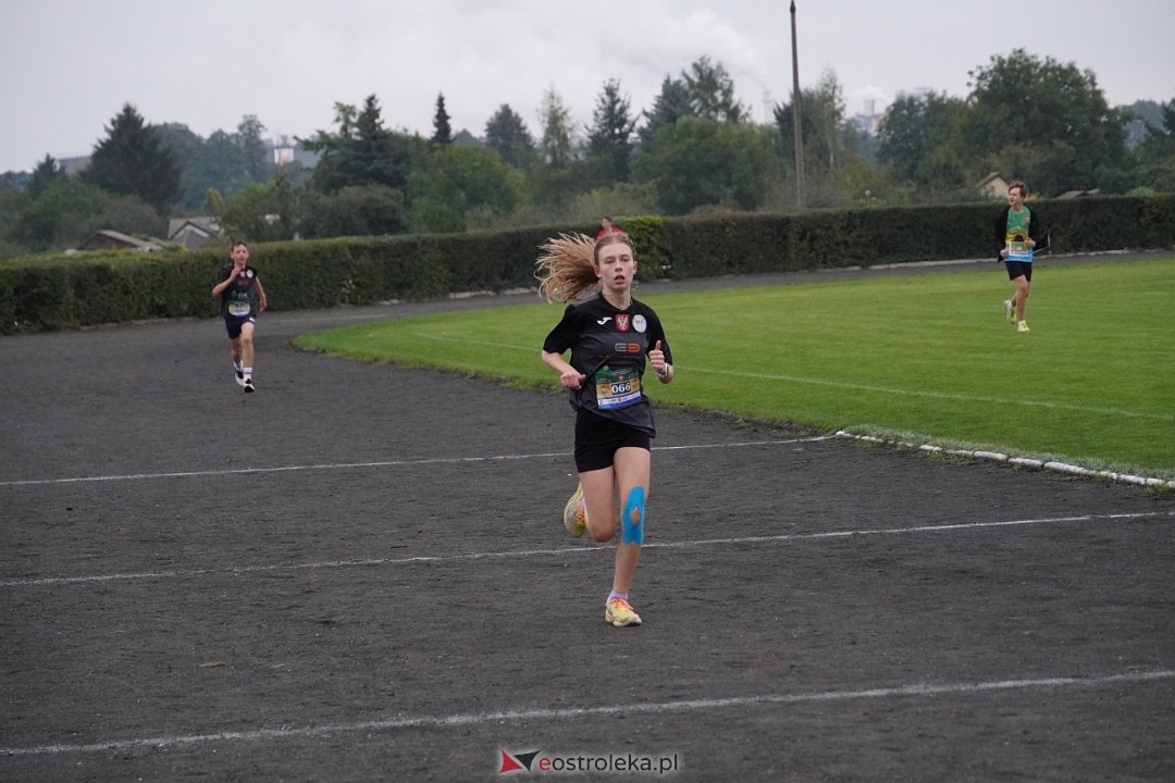 Półmaraton Kurpiowskie 2025: Mini Maraton dla Dzieci i Młodzieży [14.09.2025] - zdjęcie #66 - eOstroleka.pl