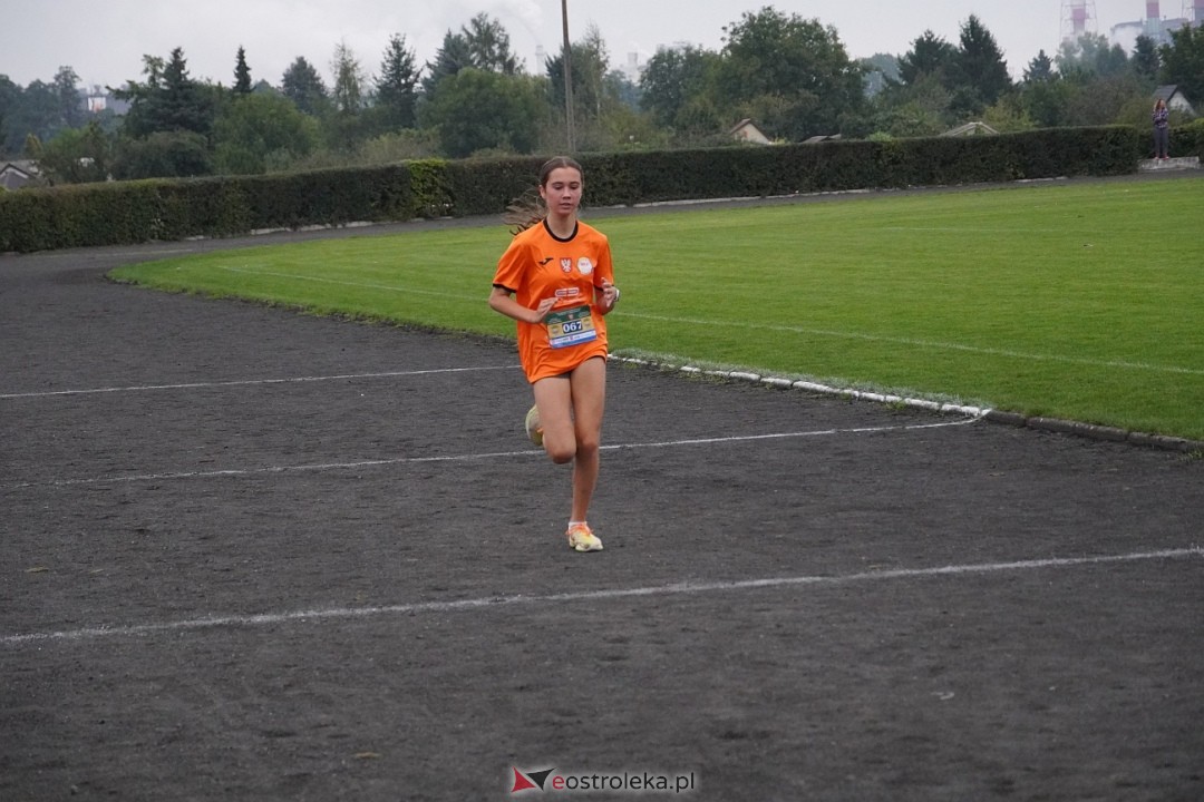 Półmaraton Kurpiowskie 2025: Mini Maraton dla Dzieci i Młodzieży [14.09.2025] - zdjęcie #61 - eOstroleka.pl