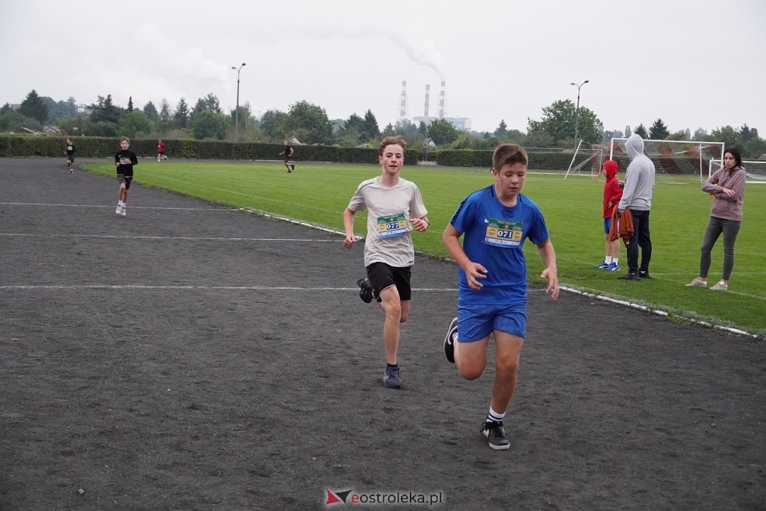 Półmaraton Kurpiowskie 2025: Mini Maraton dla Dzieci i Młodzieży [14.09.2025] - zdjęcie #59 - eOstroleka.pl