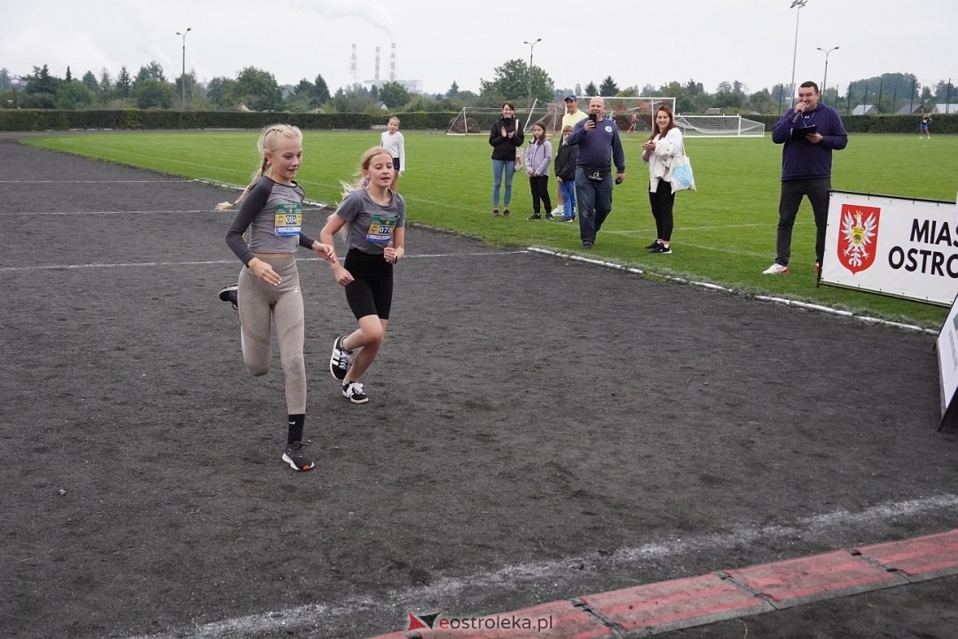 Półmaraton Kurpiowskie 2025: Mini Maraton dla Dzieci i Młodzieży [14.09.2025] - zdjęcie #47 - eOstroleka.pl
