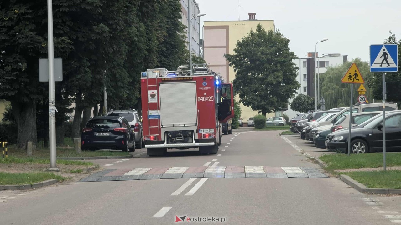 Wyciek gazu w bloku na Jaracza w Ostrołęce [14.09.2025] - zdjęcie #4 - eOstroleka.pl