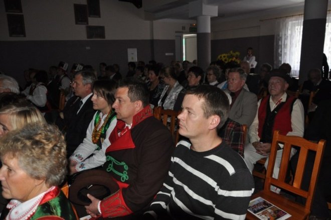 Lelis: II zjazd rodaków i przyjaciół ziemi kurpiowskiej w 15 lecie związku kurpiów (20.X.2011) - zdjęcie #18 - eOstroleka.pl