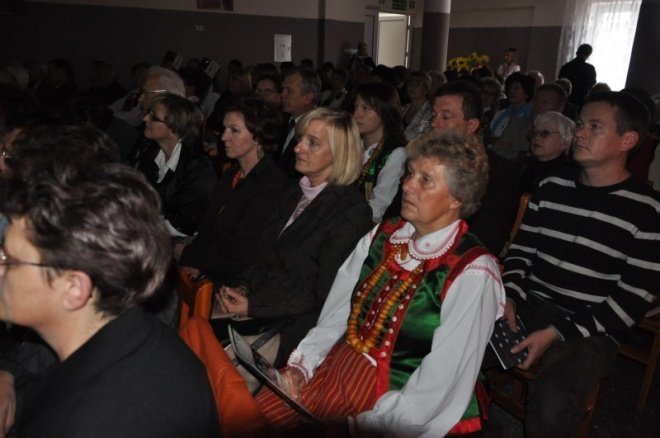 Lelis: II zjazd rodaków i przyjaciół ziemi kurpiowskiej w 15 lecie związku kurpiów (20.X.2011) - zdjęcie #20 - eOstroleka.pl