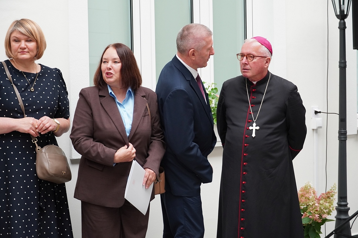 Otwarcie wystawy jubileuszowej w Muzeum Kultury Kurpiowskiej [15.09.2025] - zdjęcie #71 - eOstroleka.pl