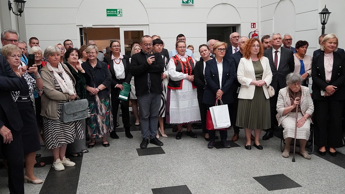 Otwarcie wystawy jubileuszowej w Muzeum Kultury Kurpiowskiej [15.09.2025] - zdjęcie #63 - eOstroleka.pl