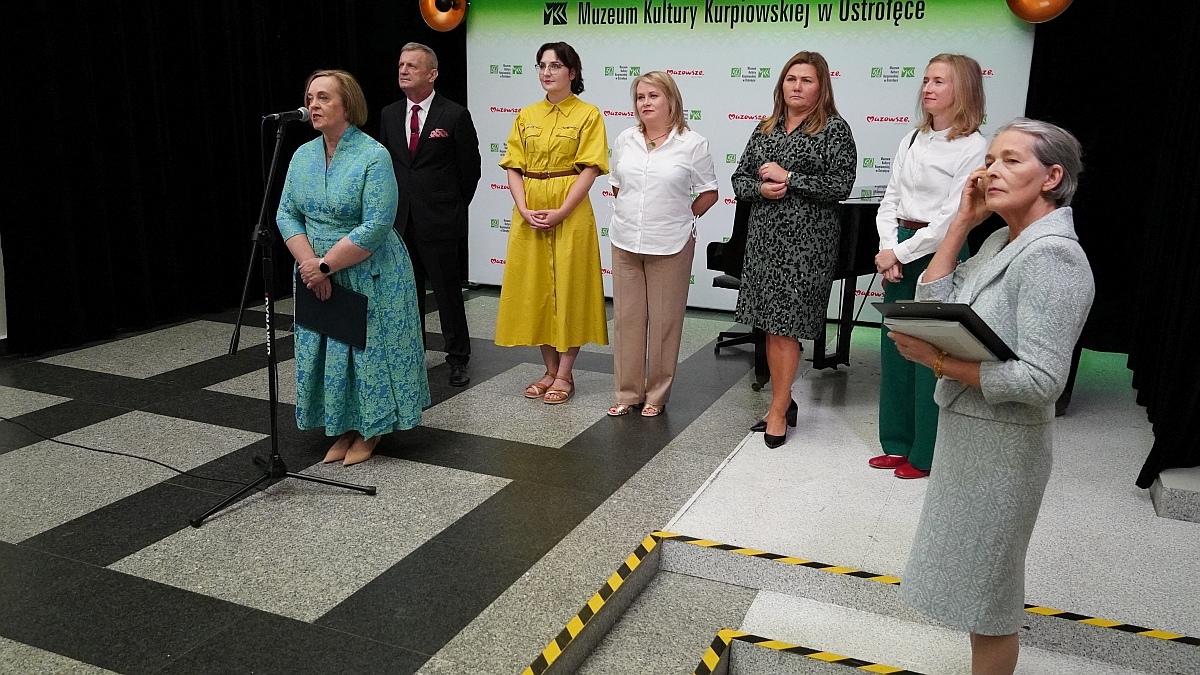 Otwarcie wystawy jubileuszowej w Muzeum Kultury Kurpiowskiej [15.09.2025] - zdjęcie #56 - eOstroleka.pl