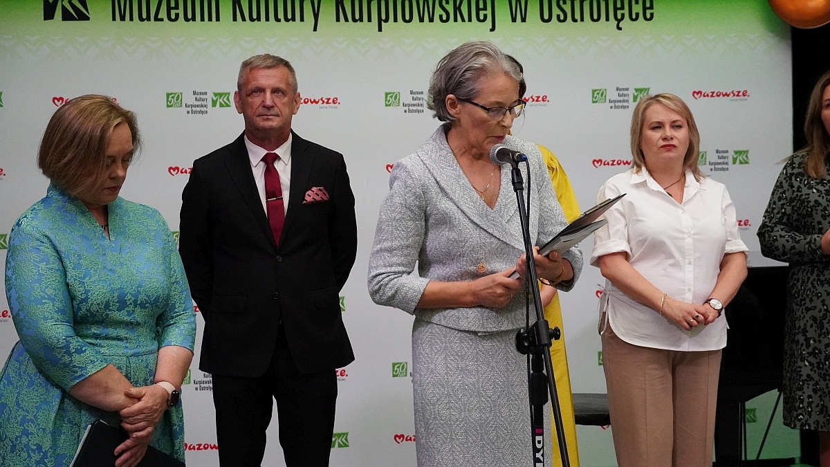 Otwarcie wystawy jubileuszowej w Muzeum Kultury Kurpiowskiej [15.09.2025] - zdjęcie #31 - eOstroleka.pl