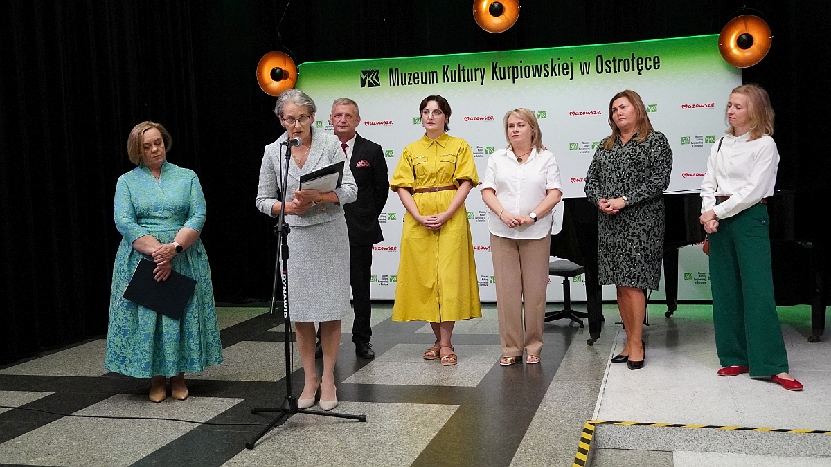 Otwarcie wystawy jubileuszowej w Muzeum Kultury Kurpiowskiej [15.09.2025] - zdjęcie #29 - eOstroleka.pl