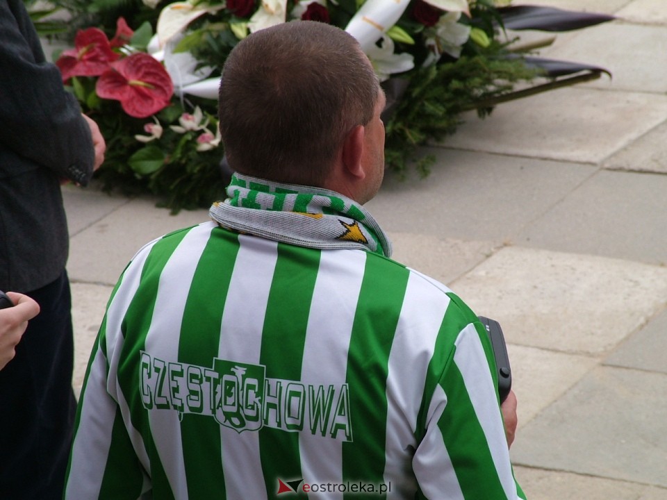 Pogrzeb Arkadiusza Gołasia - 22 września 2005  - zdjęcie #77 - eOstroleka.pl
