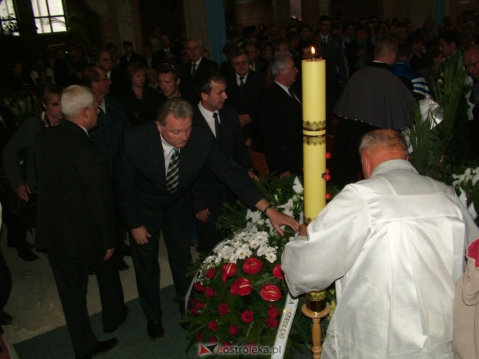 Pogrzeb Arkadiusza Gołasia - 22 września 2005  - zdjęcie #60 - eOstroleka.pl