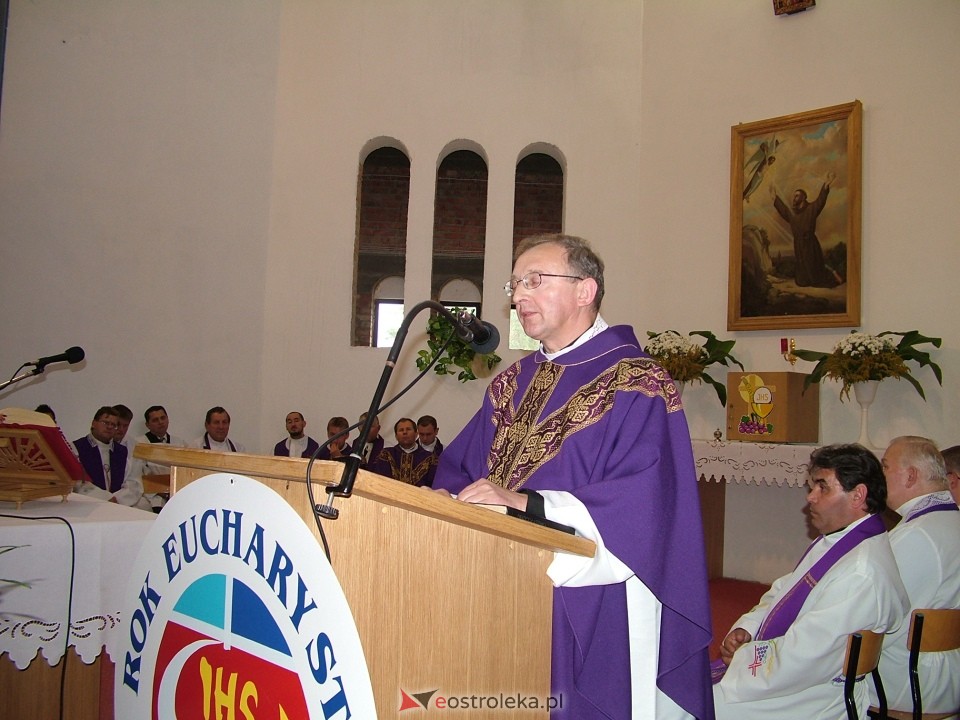 Pogrzeb Arkadiusza Gołasia - 22 września 2005  - zdjęcie #52 - eOstroleka.pl