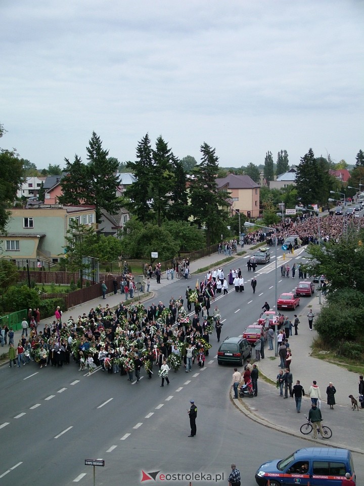 Pogrzeb Arkadiusza Gołasia - 22 września 2005  - zdjęcie #32 - eOstroleka.pl