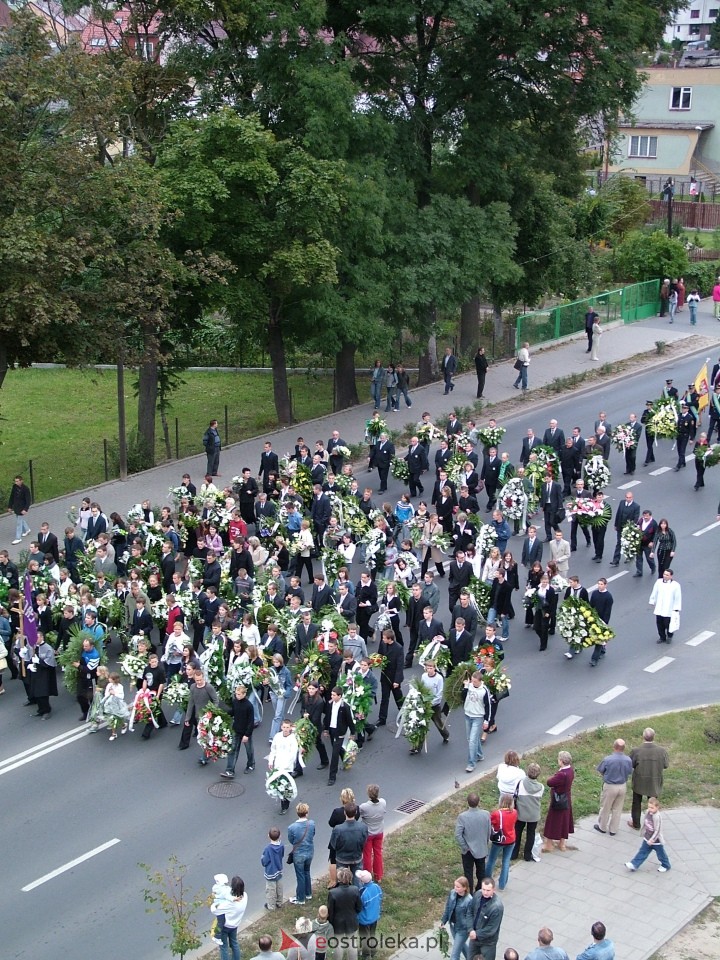 Pogrzeb Arkadiusza Gołasia - 22 września 2005  - zdjęcie #27 - eOstroleka.pl