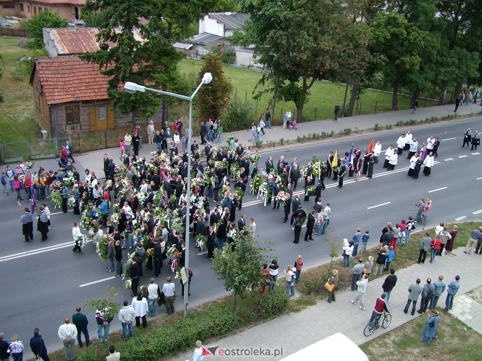 Pogrzeb Arkadiusza Gołasia - 22 września 2005  - zdjęcie #25 - eOstroleka.pl