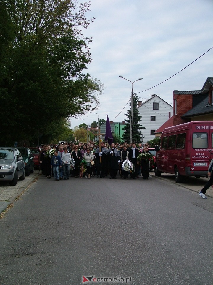 Pogrzeb Arkadiusza Gołasia - 22 września 2005  - zdjęcie #9 - eOstroleka.pl