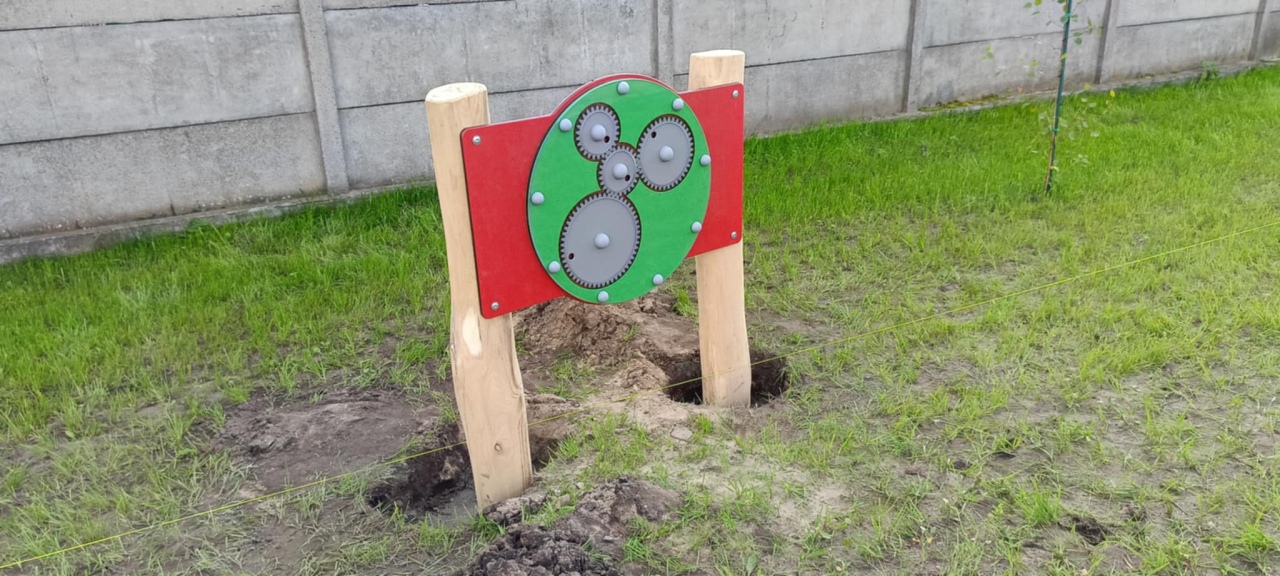 Rozbudowa placu zabaw przy Żłobku Samorządowym w Rzekuniu [17.09.2025] - zdjęcie #8 - eOstroleka.pl