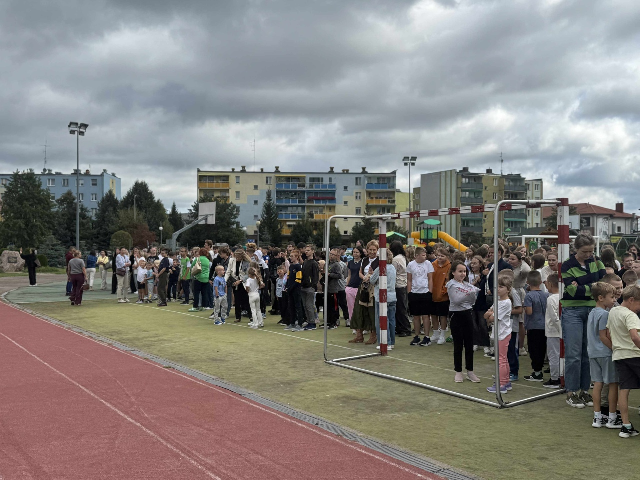Próbna ewakuacja w SP 10 w Ostrołęce [17.09.2025] - zdjęcie #6 - eOstroleka.pl