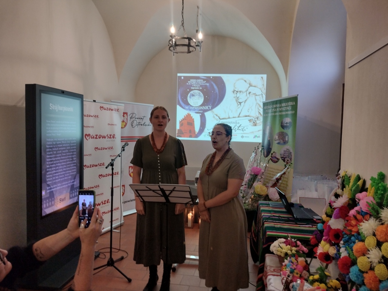 Noc Poezji w dzwonnicy myszynieckiej  - zdjęcie #15 - eOstroleka.pl