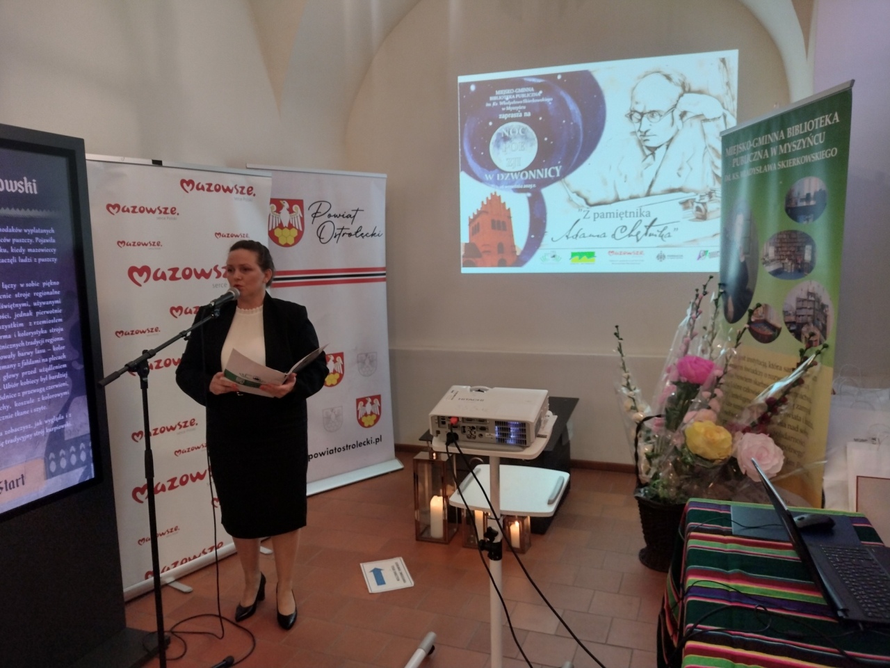Noc Poezji w dzwonnicy myszynieckiej  - zdjęcie #5 - eOstroleka.pl