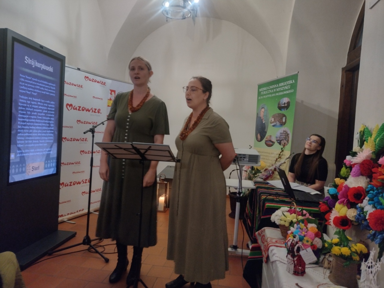 Noc Poezji w dzwonnicy myszynieckiej  - zdjęcie #20 - eOstroleka.pl