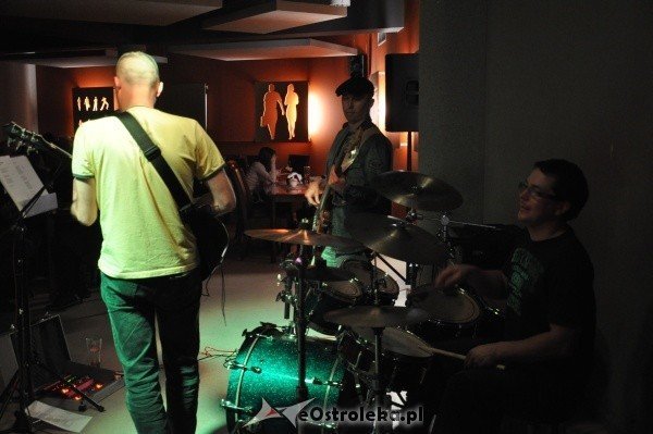 Rockowo-bluesowy czwartek w klubie U studentów (20.X.2011) - zdjęcie #1 - eOstroleka.pl