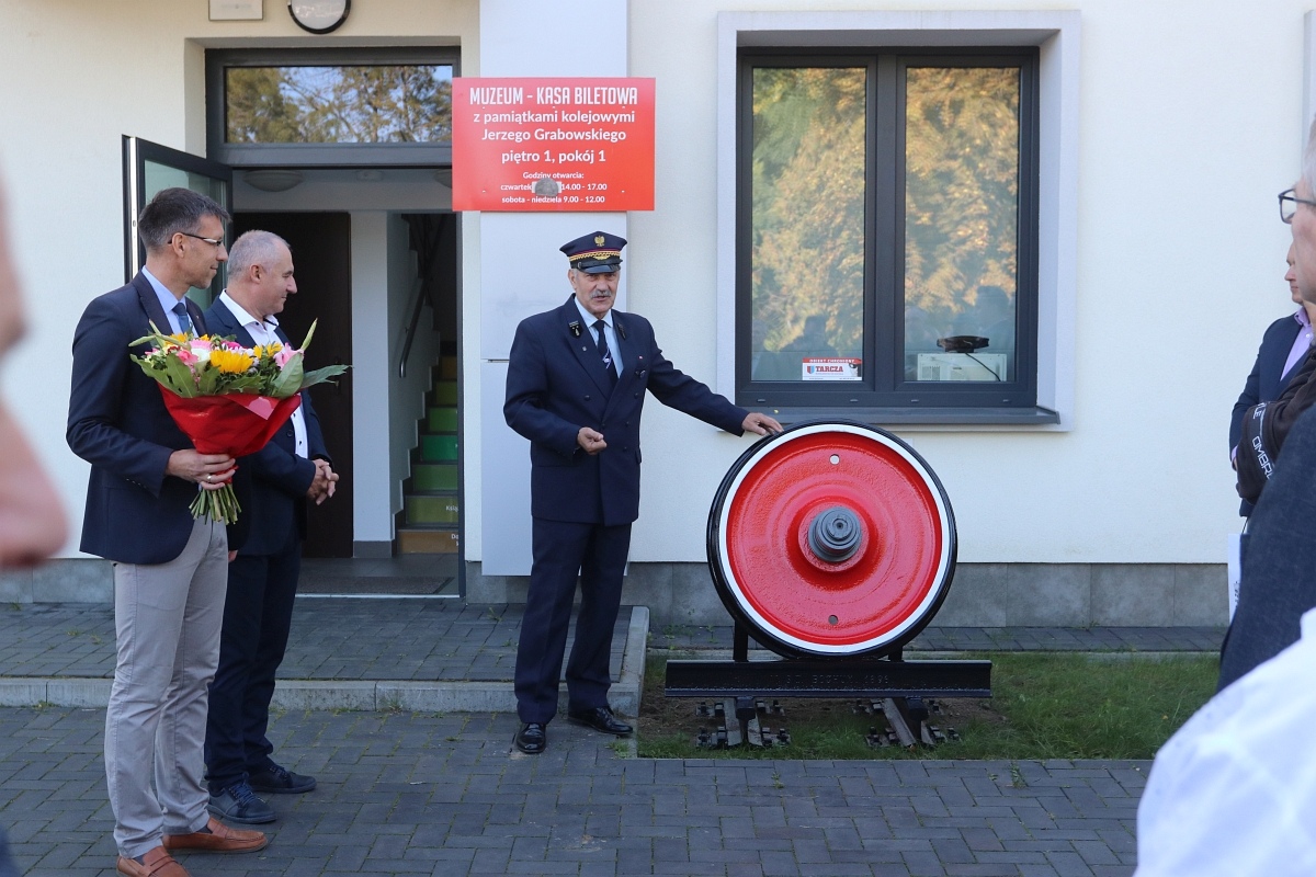 Odbiór lokomotywy Julia i 10-lecie Muzeum Kasa Biletowa z pamiątkami kolejowymi Jerzego Grabowskiego [18.09.2025] - zdjęcie #44 - eOstroleka.pl