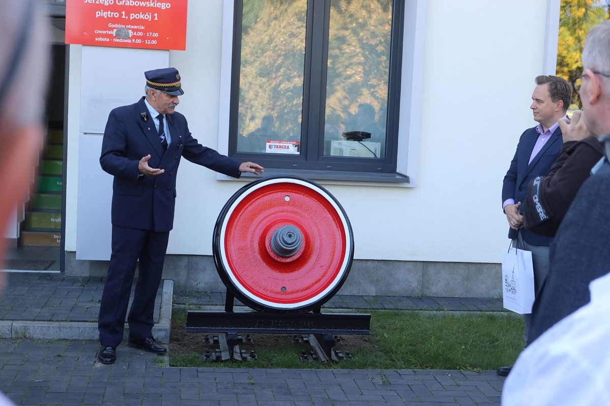 Odbiór lokomotywy Julia i 10-lecie Muzeum Kasa Biletowa z pamiątkami kolejowymi Jerzego Grabowskiego [18.09.2025] - zdjęcie #43 - eOstroleka.pl