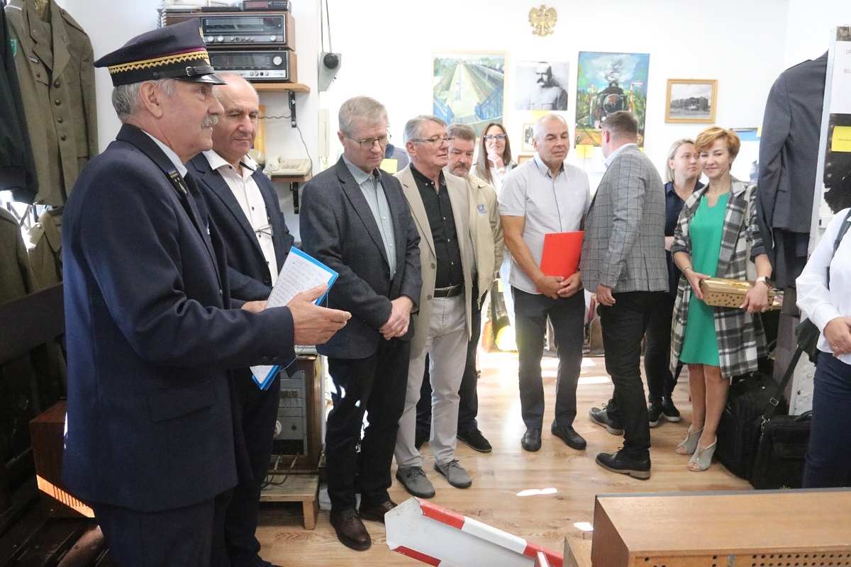 Odbiór lokomotywy Julia i 10-lecie Muzeum Kasa Biletowa z pamiątkami kolejowymi Jerzego Grabowskiego [18.09.2025] - zdjęcie #35 - eOstroleka.pl