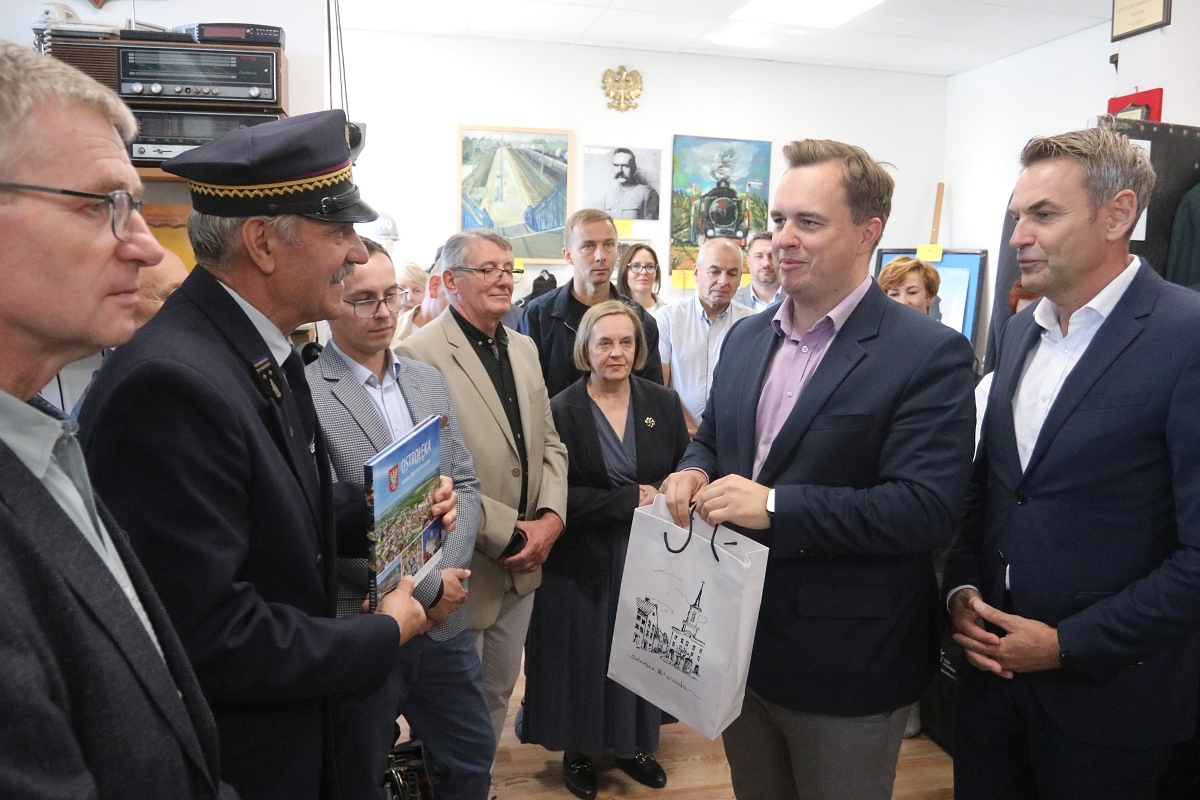 Odbiór lokomotywy Julia i 10-lecie Muzeum Kasa Biletowa z pamiątkami kolejowymi Jerzego Grabowskiego [18.09.2025] - zdjęcie #19 - eOstroleka.pl