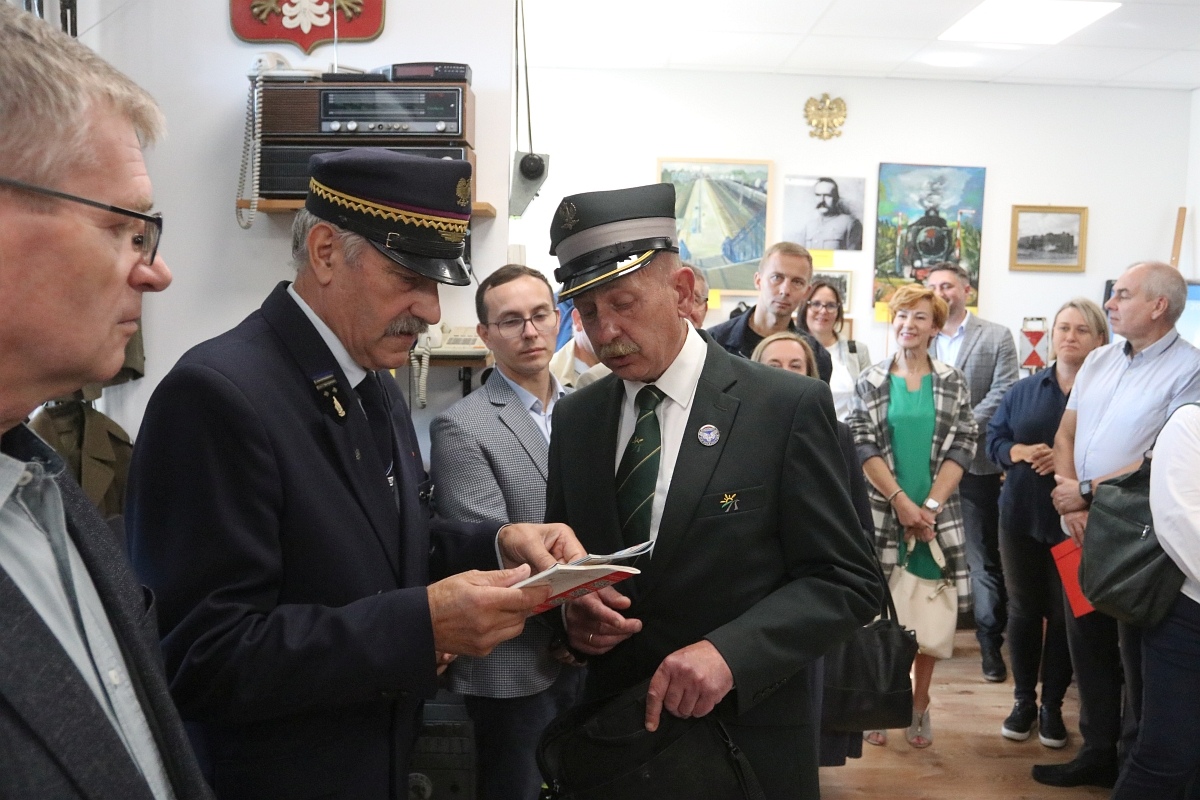 Odbiór lokomotywy Julia i 10-lecie Muzeum Kasa Biletowa z pamiątkami kolejowymi Jerzego Grabowskiego [18.09.2025] - zdjęcie #12 - eOstroleka.pl