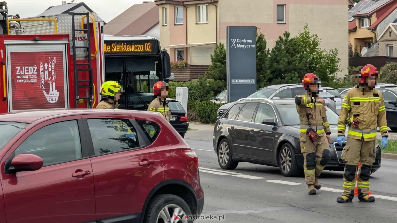 Wypadek przy 11 listopada [19.09.2025] - zdjęcie #4 - eOstroleka.pl