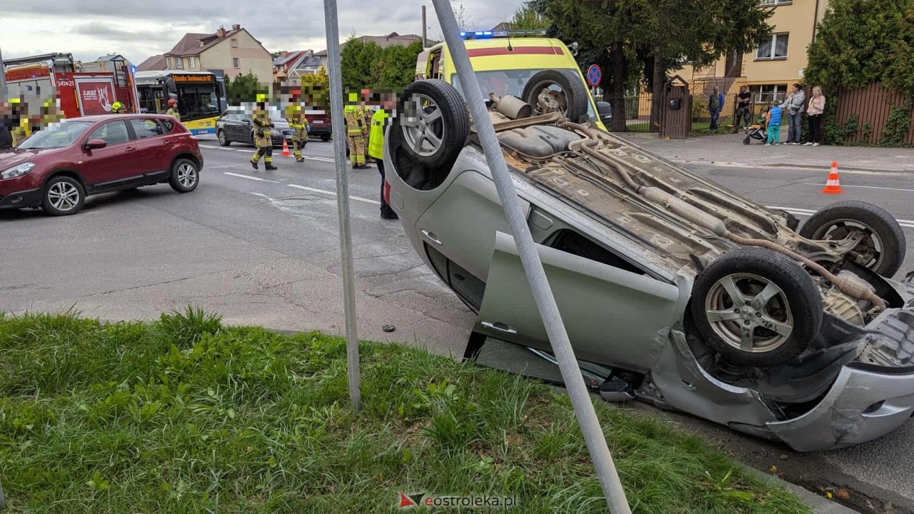 Wypadek przy 11 listopada [19.09.2025] - zdjęcie #3 - eOstroleka.pl