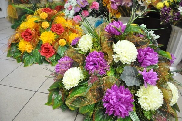 Jakie kwiaty najczęściej kupują ostrołęczanie i ile za nie płacą (21.X.2011) - zdjęcie #1 - eOstroleka.pl