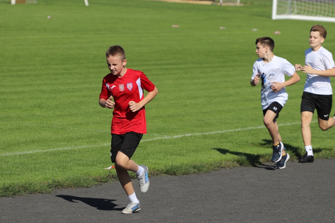 Indywidualne Biegi Przełajowe organizowane przez Powiatowy Grodzko-Ziemski Szkolny Związek Sportowy [20.09.2025] - zdjęcie #42 - eOstroleka.pl