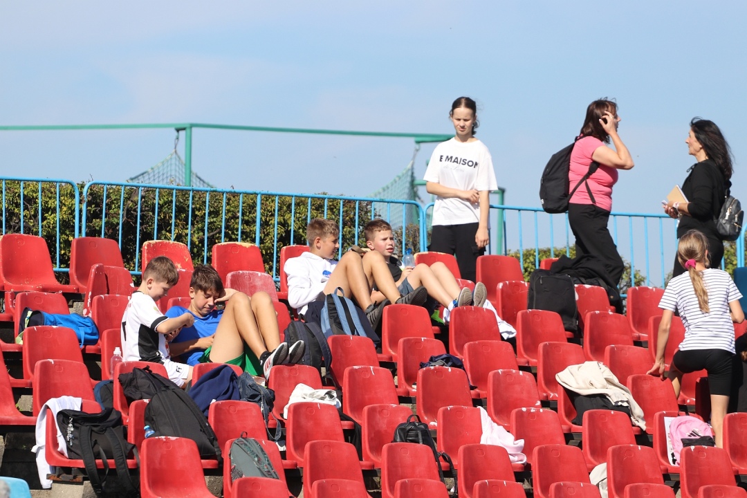Indywidualne Biegi Przełajowe organizowane przez Powiatowy Grodzko-Ziemski Szkolny Związek Sportowy [20.09.2025] - zdjęcie #16 - eOstroleka.pl