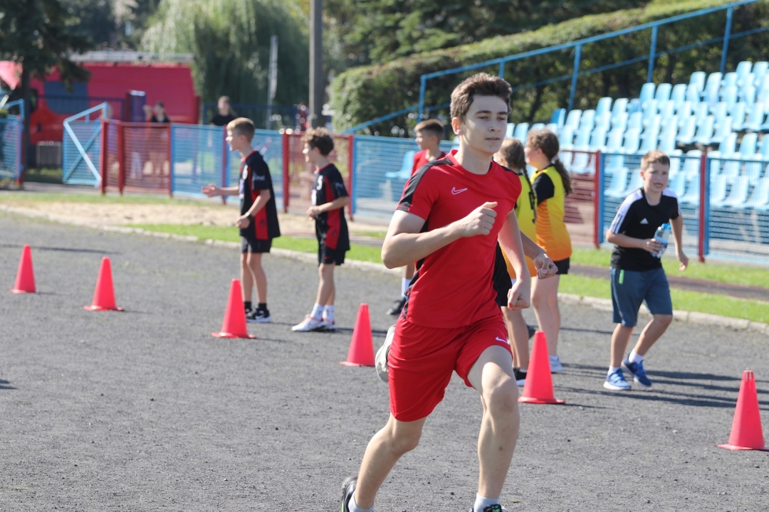 Indywidualne Biegi Przełajowe organizowane przez Powiatowy Grodzko-Ziemski Szkolny Związek Sportowy [20.09.2025] - zdjęcie #10 - eOstroleka.pl