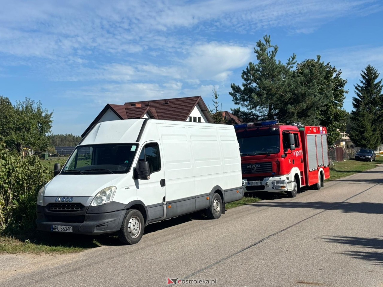 Sprzątanie pogorzeliska po pożarze w Żebrach-Ostrowach [20.09.2025] - zdjęcie #2 - eOstroleka.pl