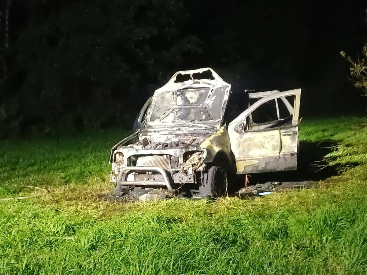 Pożar mercedesa w Wachu [21.09.2025] - zdjęcie #4 - eOstroleka.pl