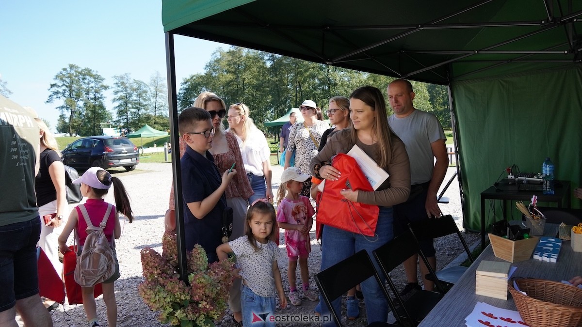 Rodzinny piknik edukacyjny Z małą walizką w muzealny świat[21.09.2025] - zdjęcie #36 - eOstroleka.pl