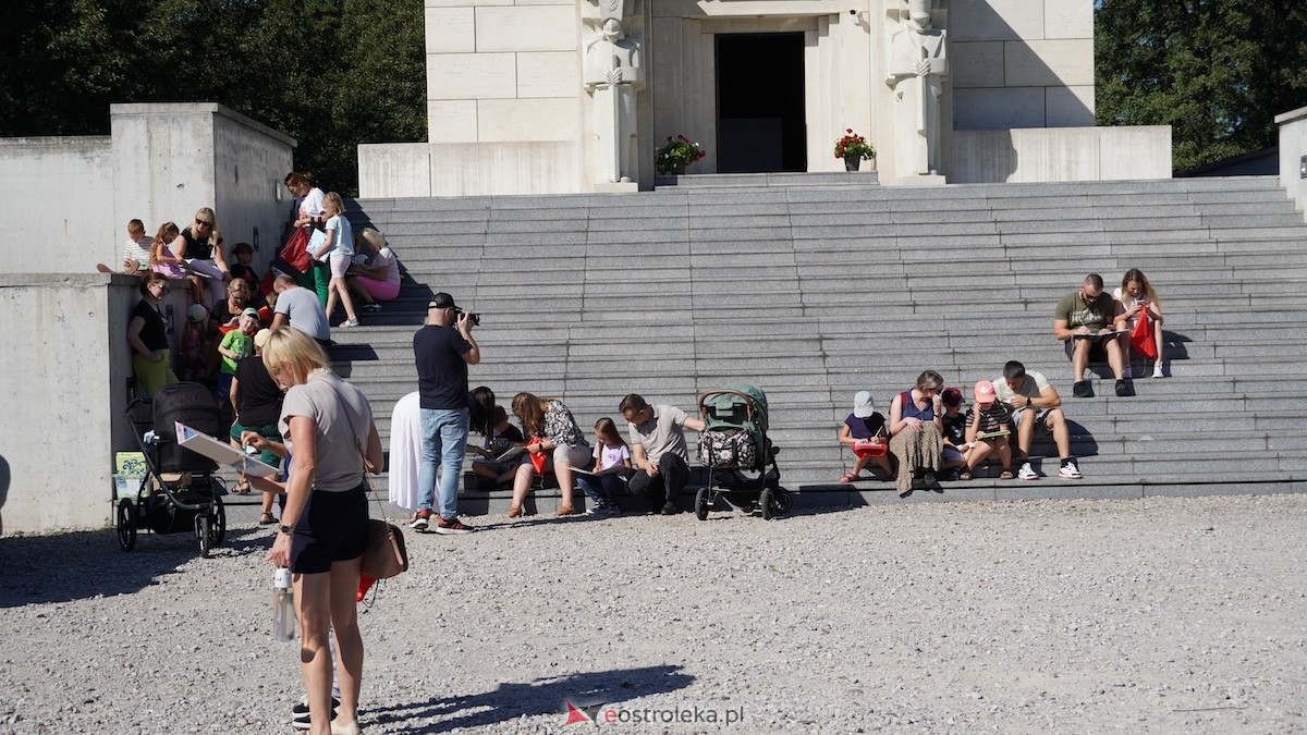 Rodzinny piknik edukacyjny Z małą walizką w muzealny świat[21.09.2025] - zdjęcie #25 - eOstroleka.pl
