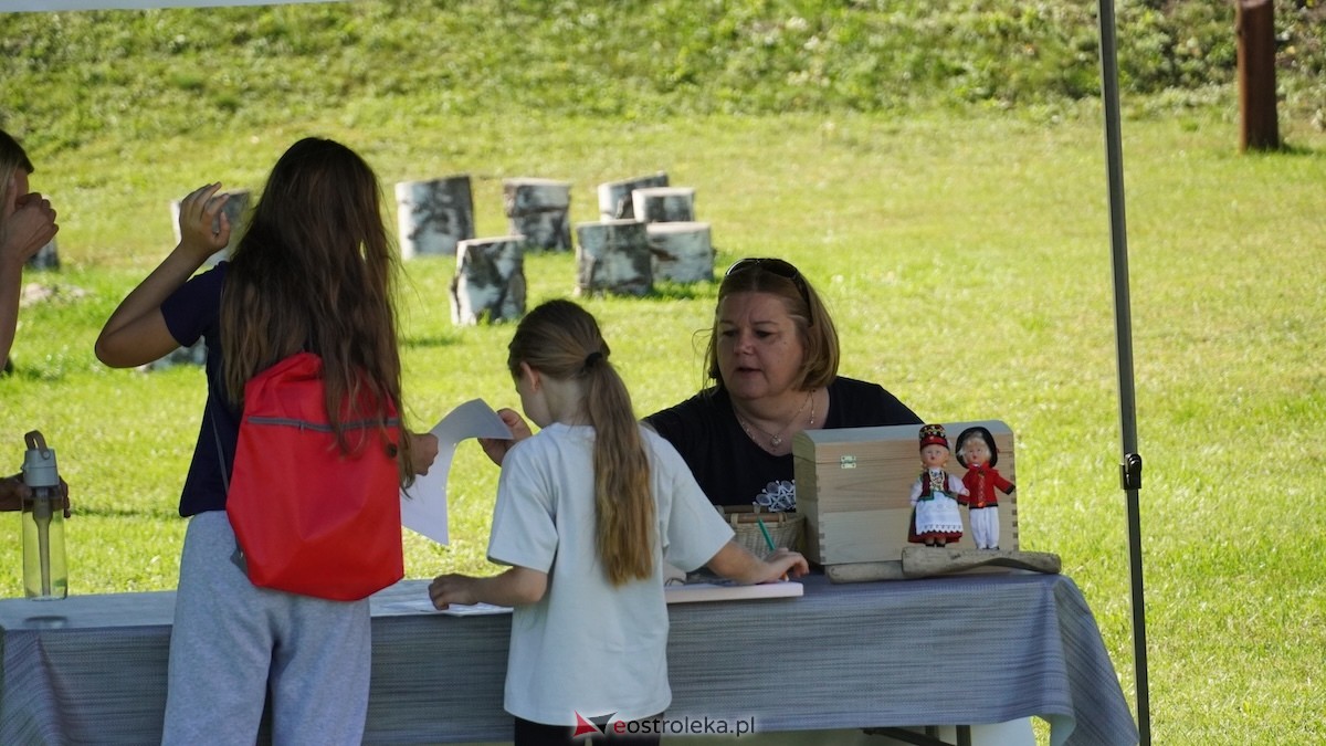 Rodzinny piknik edukacyjny Z małą walizką w muzealny świat[21.09.2025] - zdjęcie #21 - eOstroleka.pl